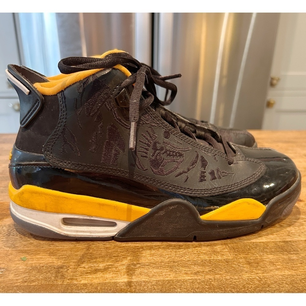 Children’s Jordan Dub Zero High Top Sneakers Size 6Y